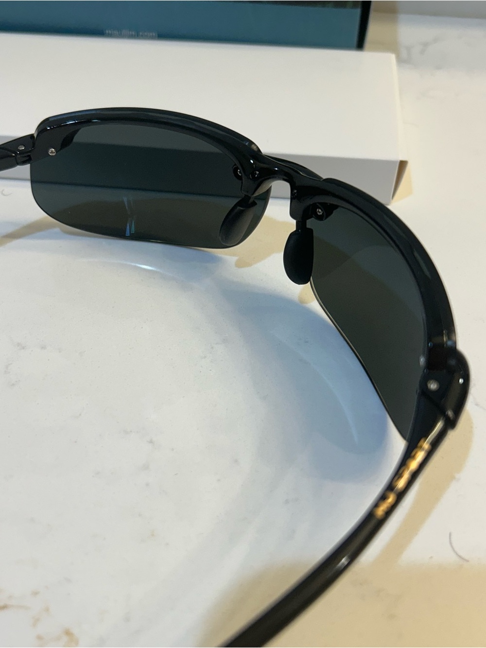 Maui Jim Unisex Banyans Gloss Black Rimless Wraparound Sunglasses NIB - Picture 3 of 10